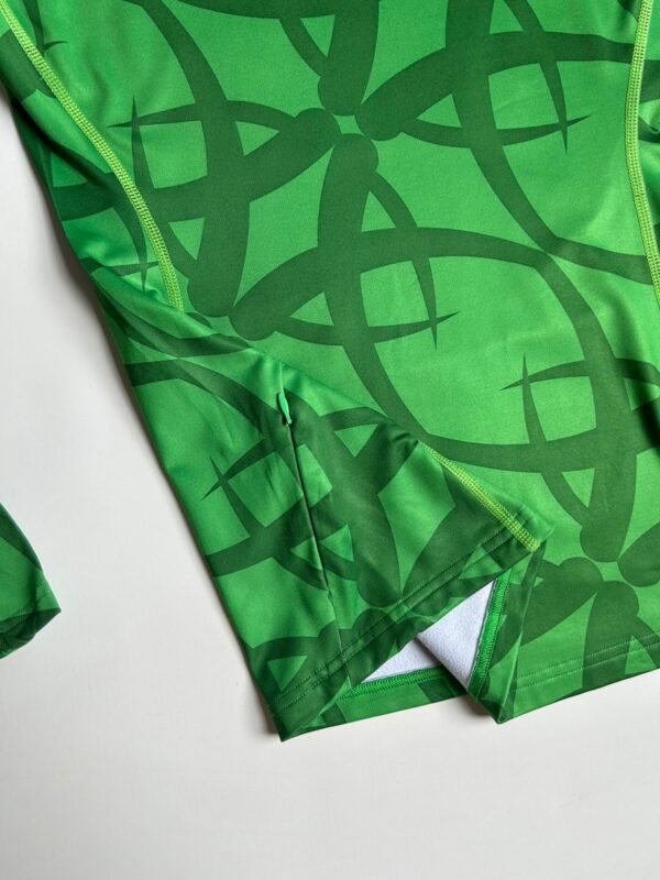 WhatsApp Image 2026-02-20 at 14.41.16 (2) Remera Under Armour Verde Térmica Coldgear Fitted