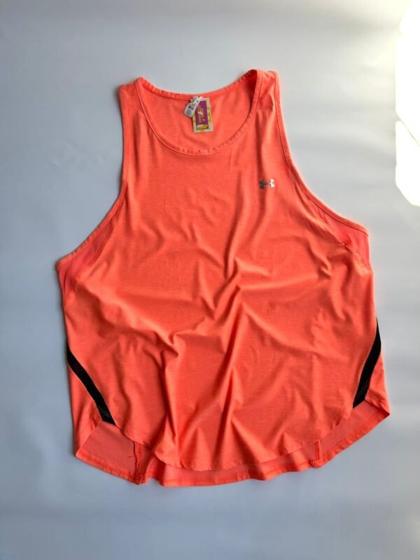 WhatsApp Image 2026-02-23 at 12.39.30 (1) Musculosa Deportiva Under Armour Loose