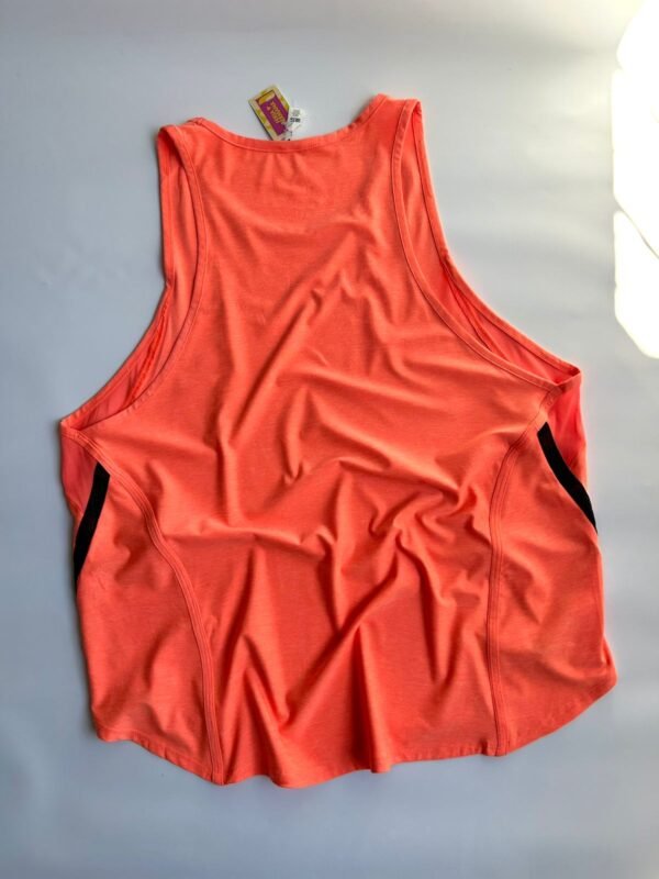 WhatsApp Image 2026-02-23 at 12.39.31 (1) Musculosa Deportiva Under Armour Loose