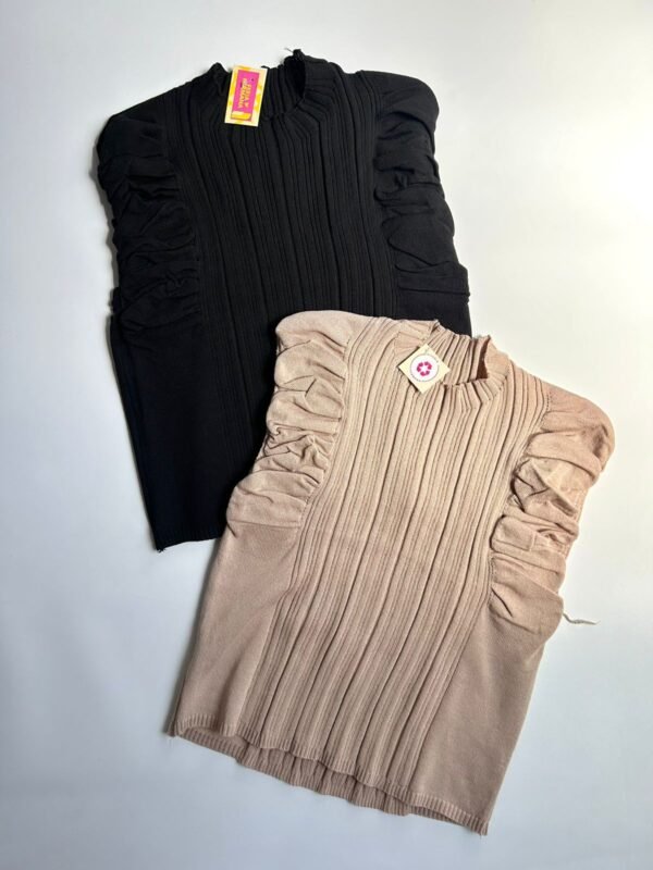 WhatsApp Image 2026-02-23 at 13.28.14 (1) Remera Tejida Manga Corta con Frunce