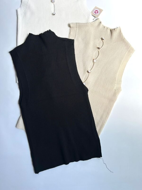 Musculosa Tejida con Botones