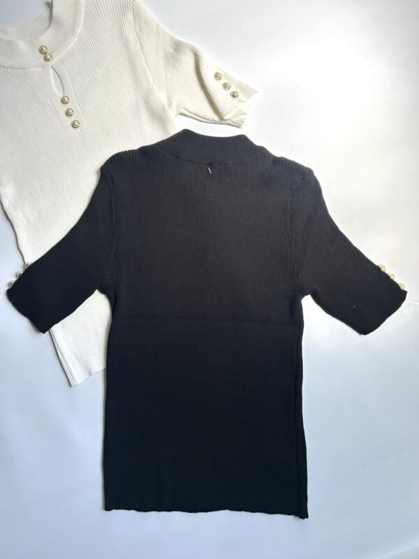 Remera Tejida con Botones