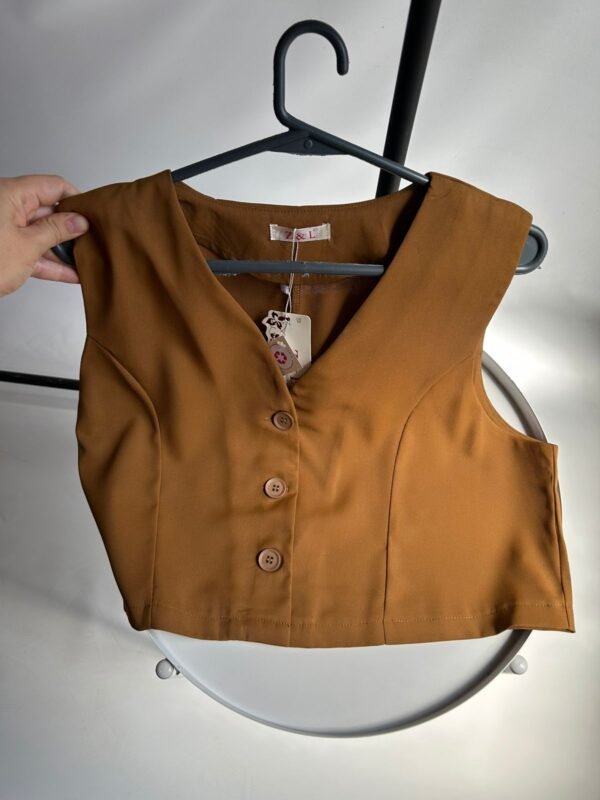 WhatsApp Image 2026-02-23 at 14.29.11 (2) Chaleco Sastrero Cropped