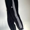 Jogging Adidas Negro de Algodón con Líneas Laterales