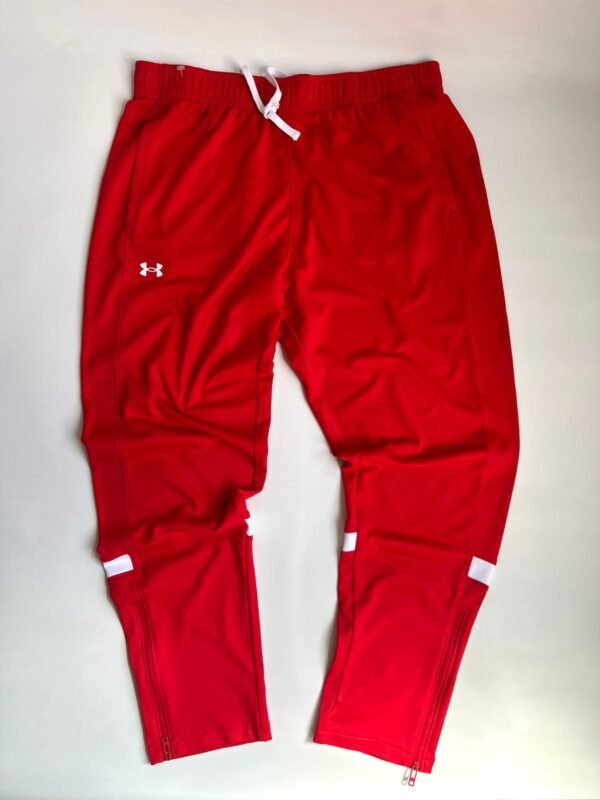 WhatsApp Image 2026-02-24 at 16.37.08 (1) Jogging Deportivo Under Armour Rojo Loose Fit