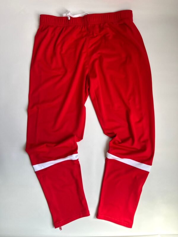 WhatsApp Image 2026-02-24 at 16.37.08 (2) Jogging Deportivo Under Armour Rojo Loose Fit