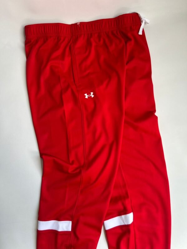 WhatsApp Image 2026-02-24 at 16.37.08 Jogging Deportivo Under Armour Rojo Loose Fit