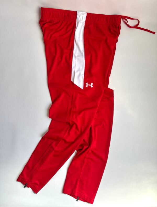 WhatsApp Image 2026-02-24 at 16.37.09 (2) Jogging Deportivo Under Armour Rojo Loose Fit