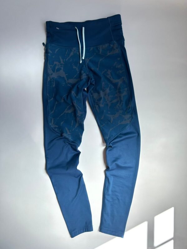 WhatsApp Image 2026-02-24 at 16.54.17 Calza Under Armour HeatGear Compression Larga Verde