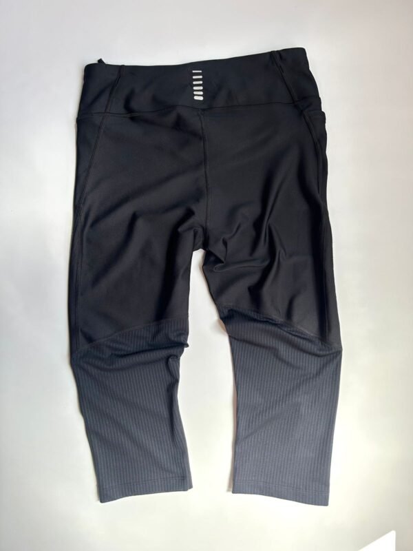 WhatsApp Image 2026-02-24 at 16.54.23 (1) Calza Under Armour 3/4 HeatGear Compression Negra