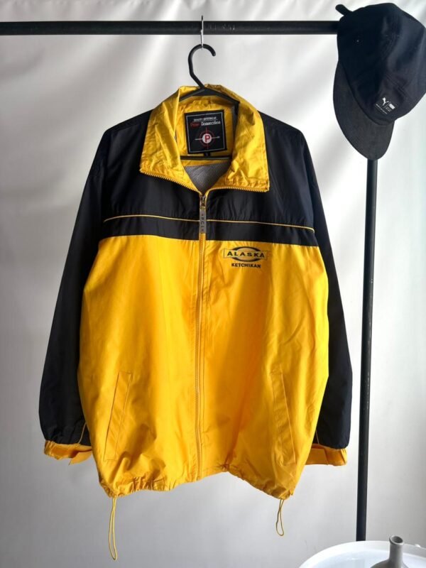 ROMPEVIENTO ESTILO AMERICANO AMARILLO Y NEGRO