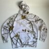 Hoodie Blanco con Estampa Real Tree
