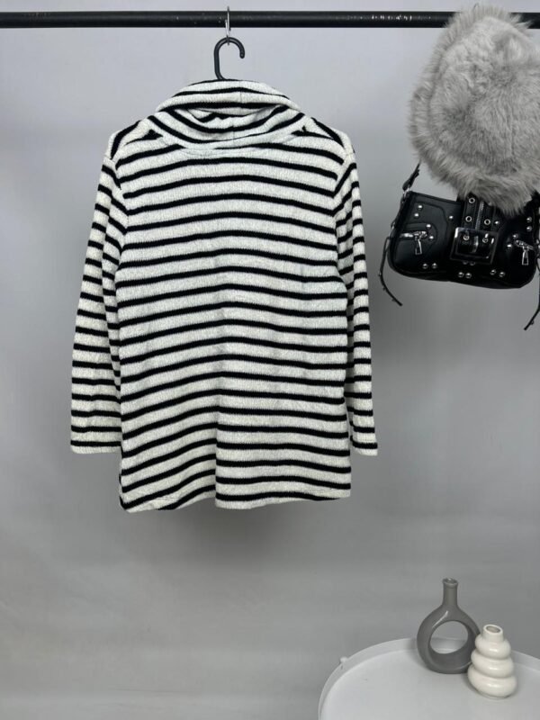 Polera a rayas 018