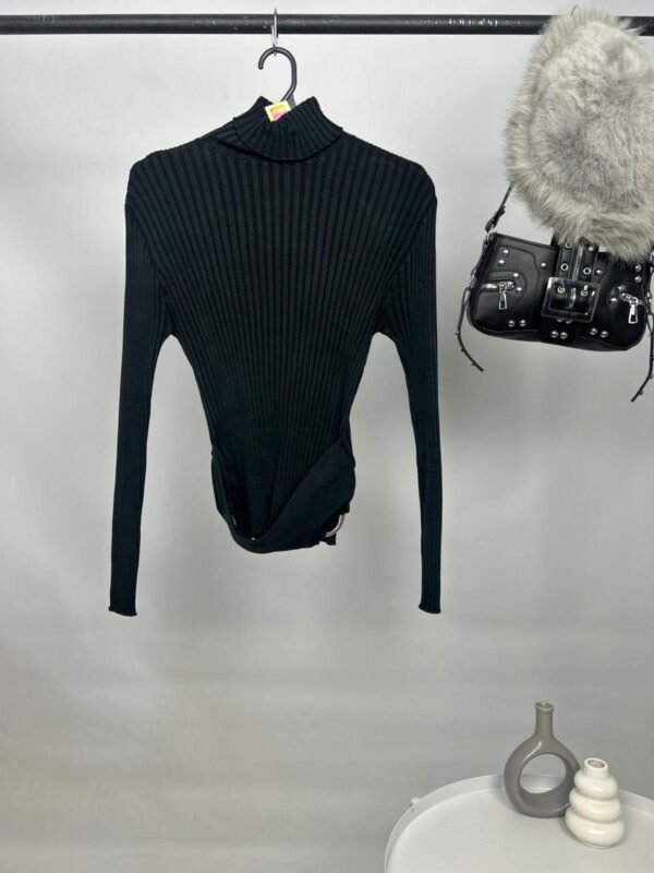 Polera Negra 056