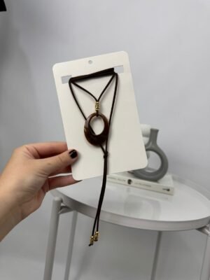 Collar Corbatero Chocolate