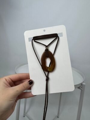Collar Corbatero Chocolate Dije Acrilico